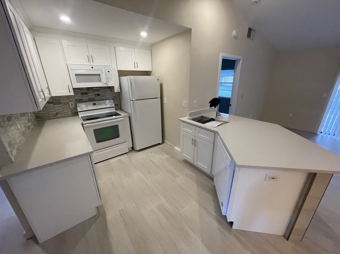 Ocean Crest Kitchen & Bath | Holmes Beach, FL